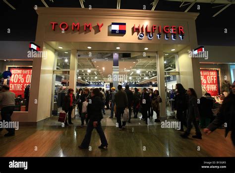 tommy hilfiger warehouse location